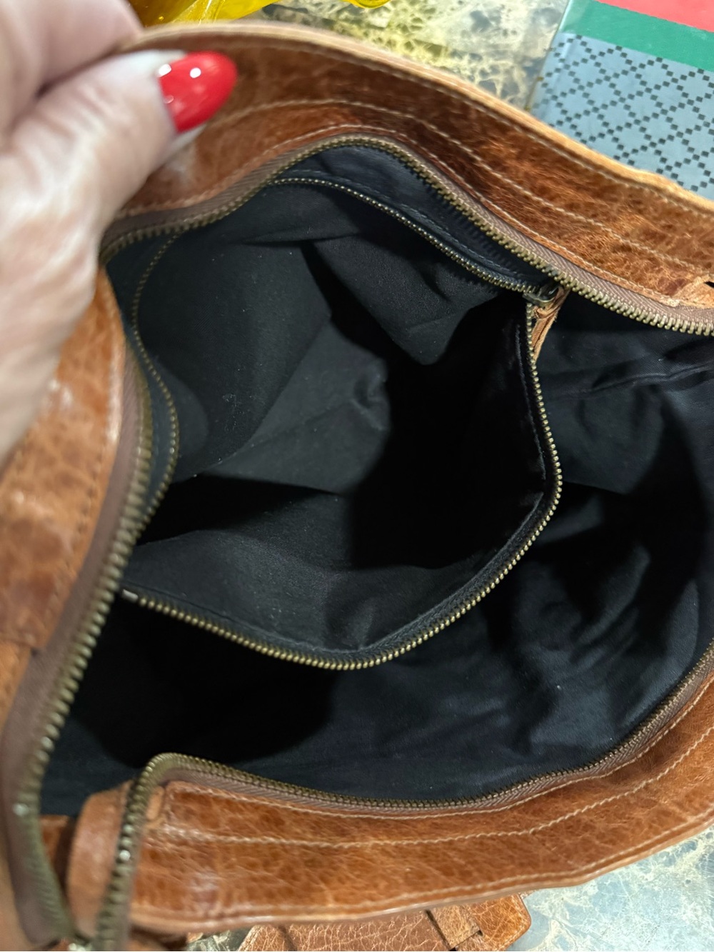Balenciaga Chevre Leather Flat Messenger Bag Cognac Leather Style 177289 - Picture 15 of 16